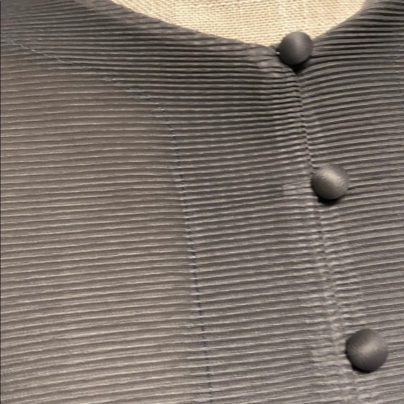 Blouse gray button-down pockets on the side - Picture 3 of 4